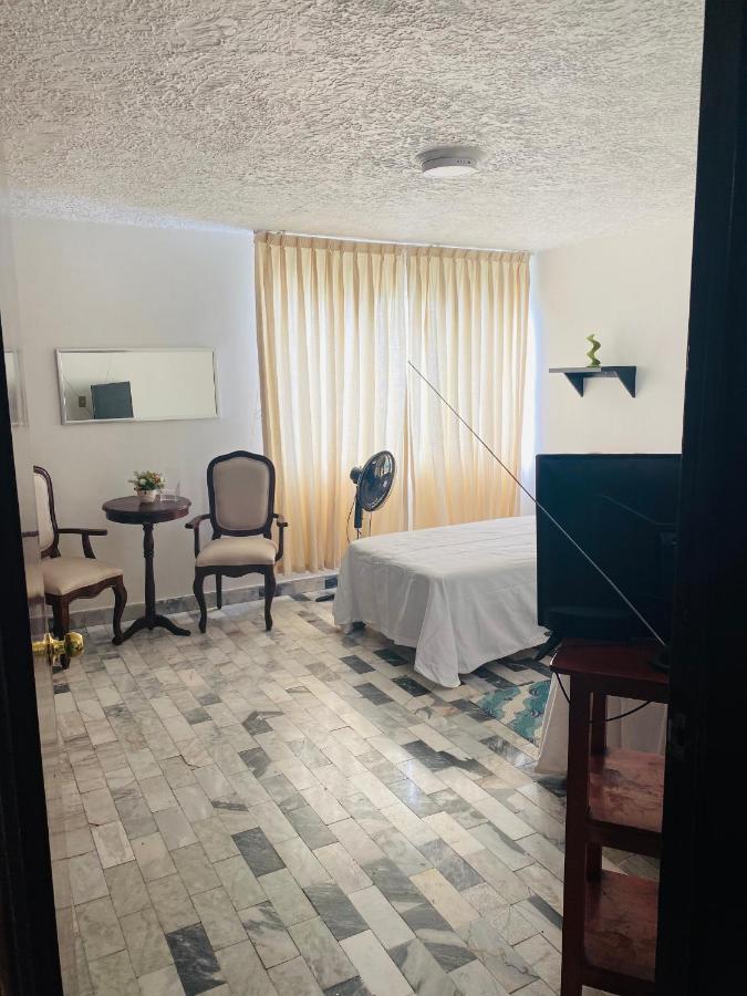 Hostal Guadalajara Cosmopolitan Providencia Luaran gambar
