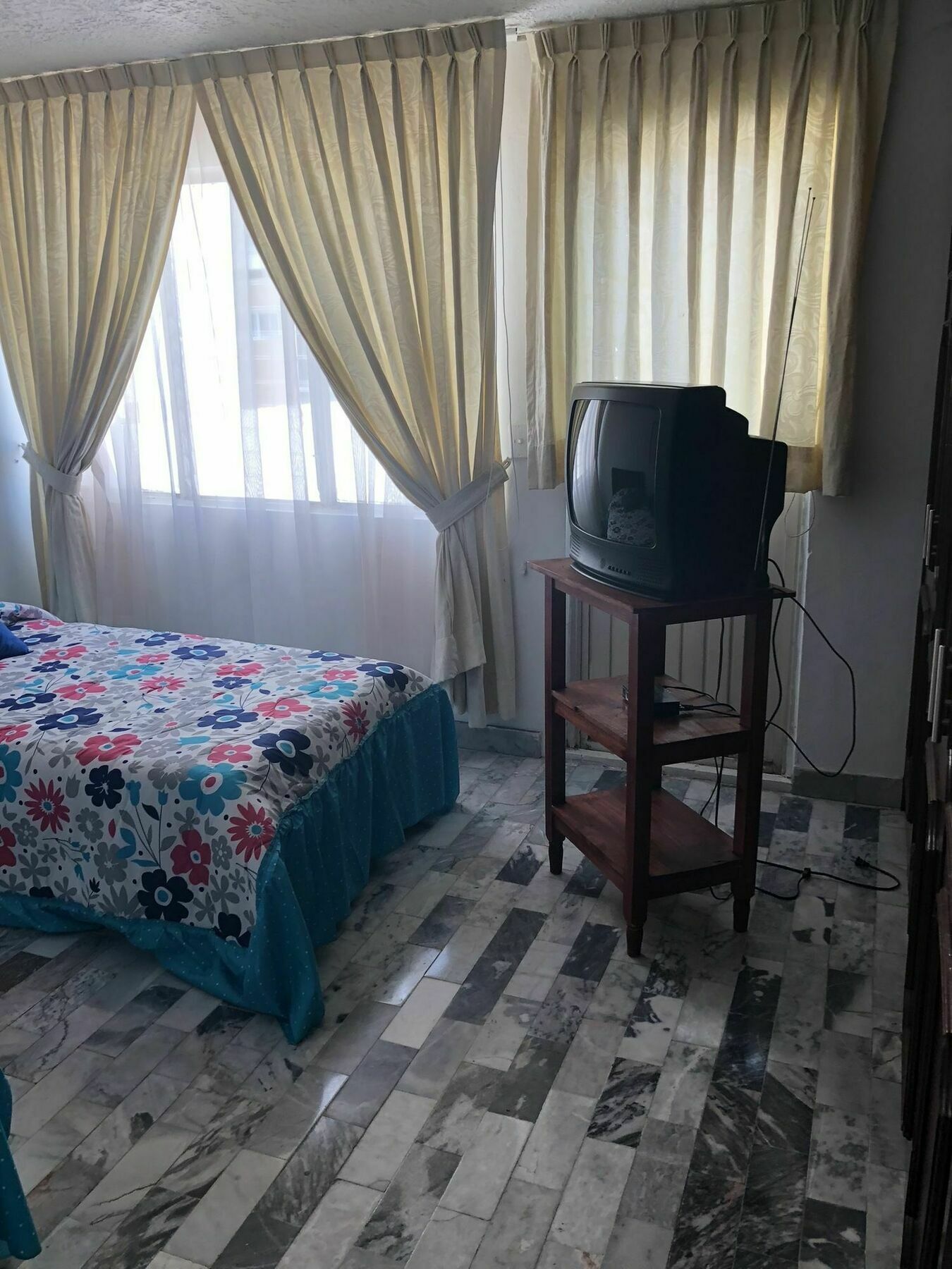 Hostal Guadalajara Cosmopolitan Providencia Luaran gambar